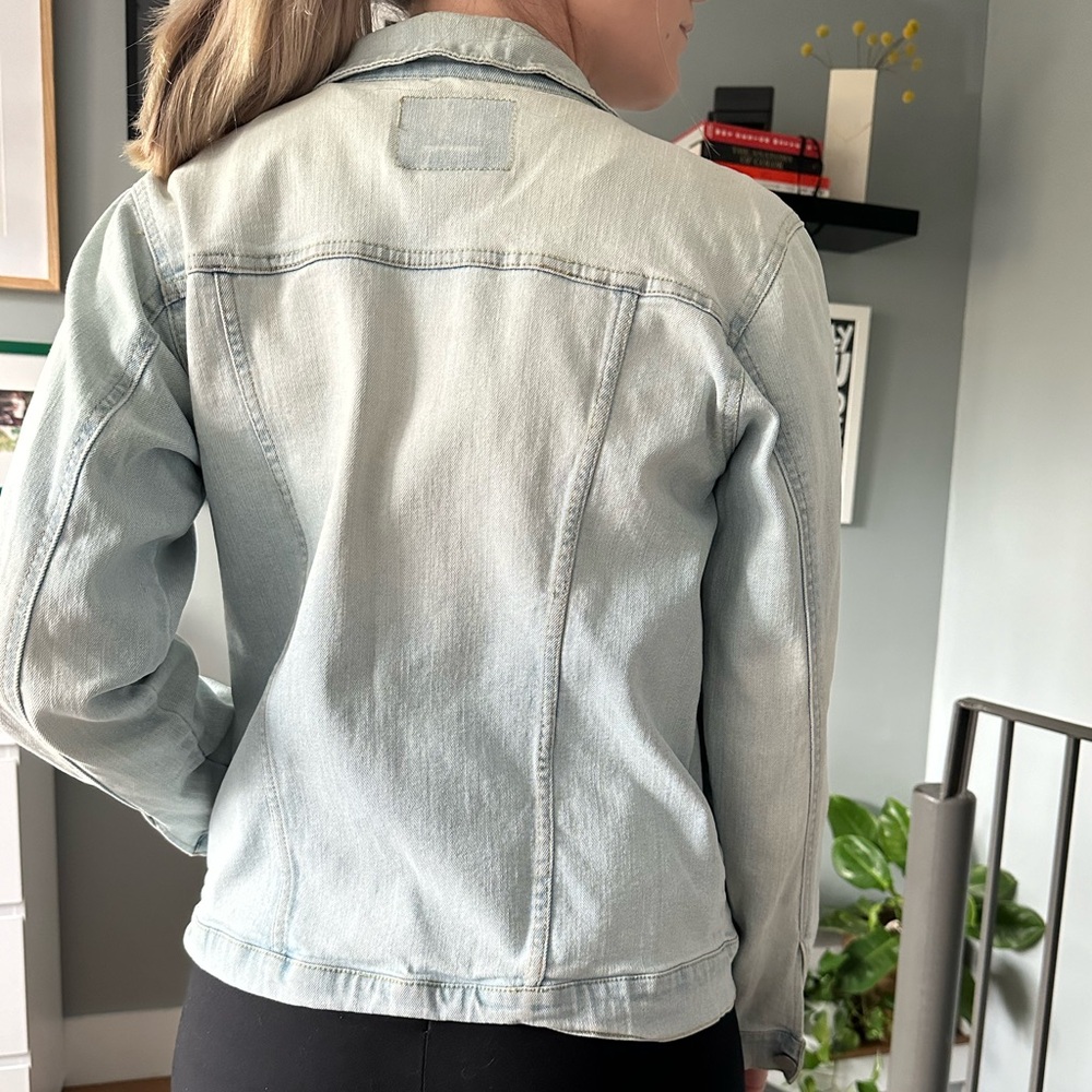 Levi’s Stretch Lightwash Denim Jacket - image 4